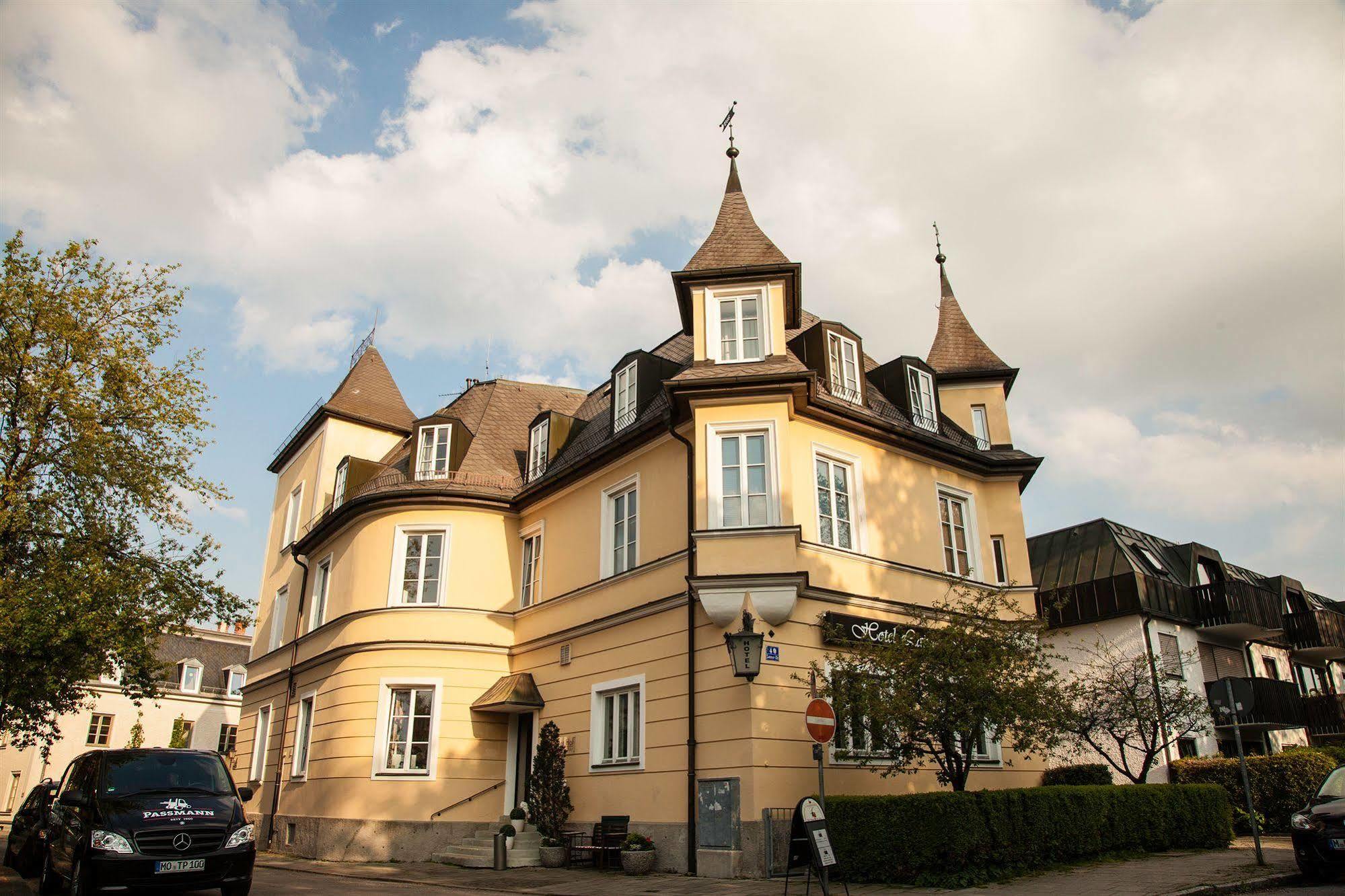 Laimer Hof Am Schloss Nymphenburg Munich Exterior photo